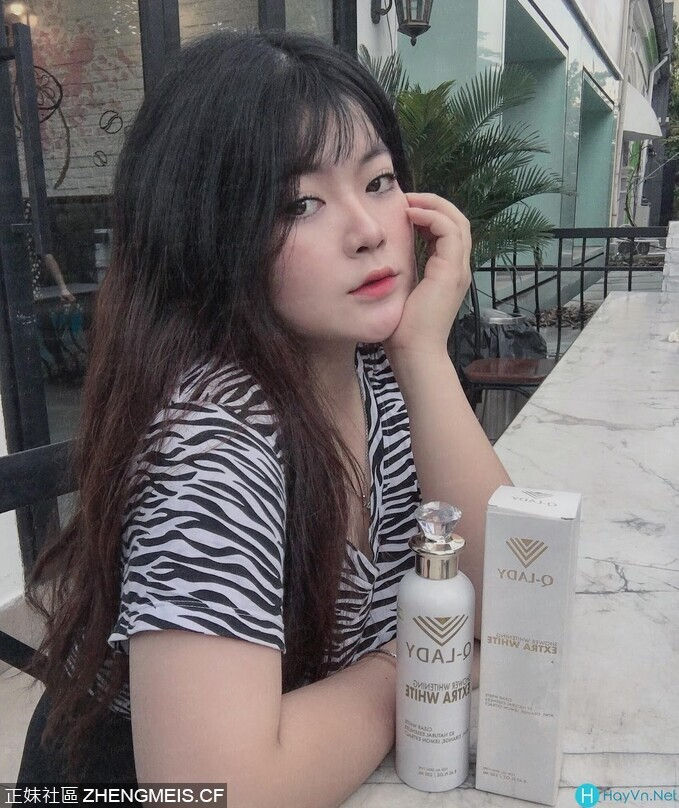 Model Tú Quyên _ E_CUP.jpg