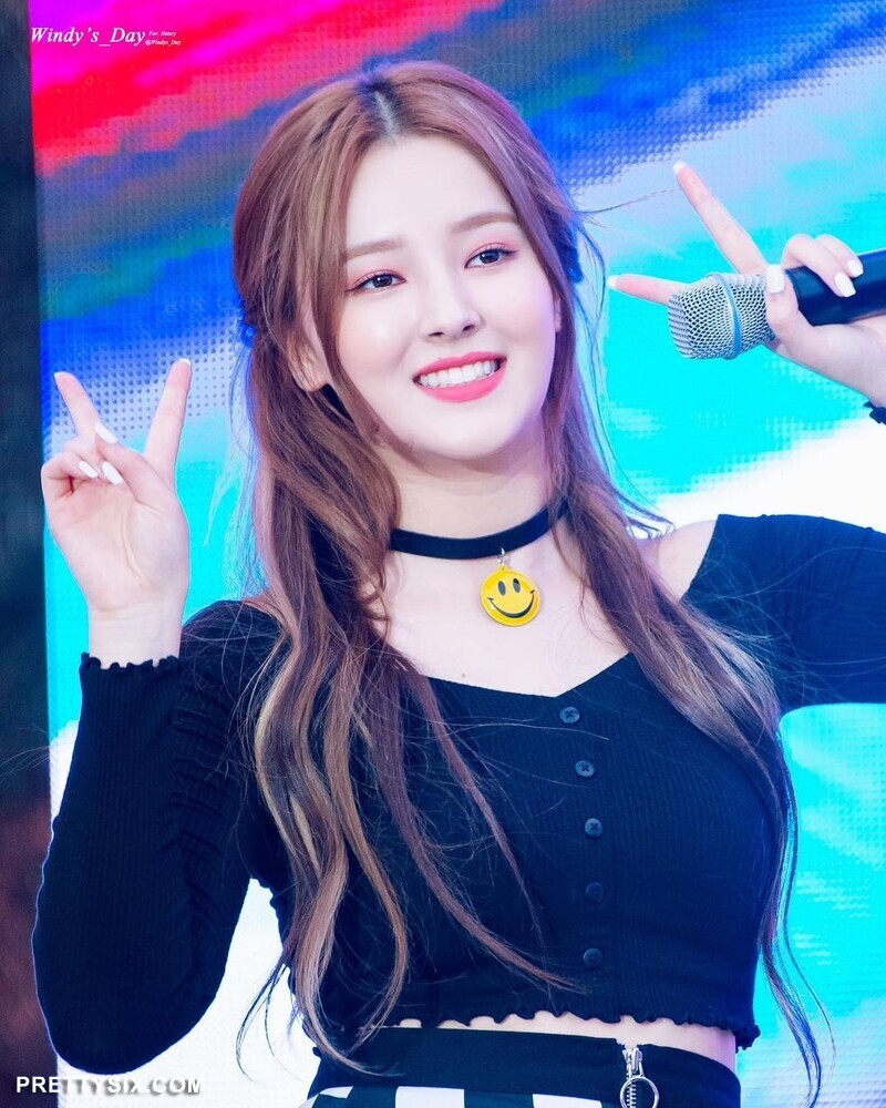 nancy.momoland_601751684319241643262375180666053338343651n.jpg