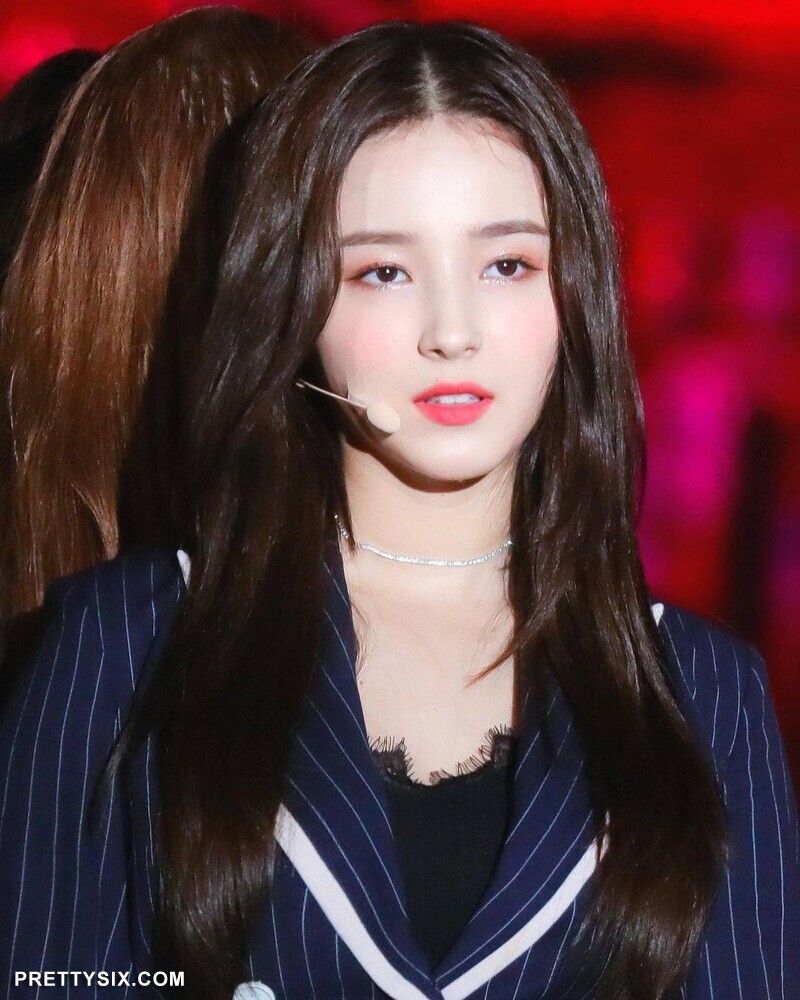 nancy.momoland_768968975638432177043015507510751058289962n.jpg