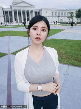 着紧身衫特别好看 女生Jane