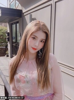 Eunbi 權恩妃