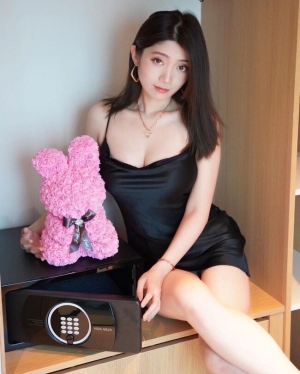 爱吃大奶美女